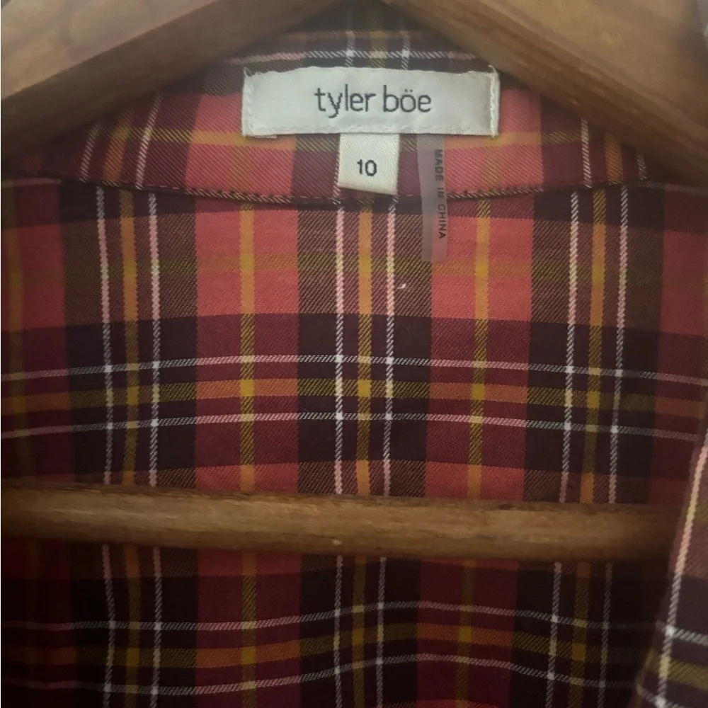 Tyler Boe Button down - Picture 4 of 4